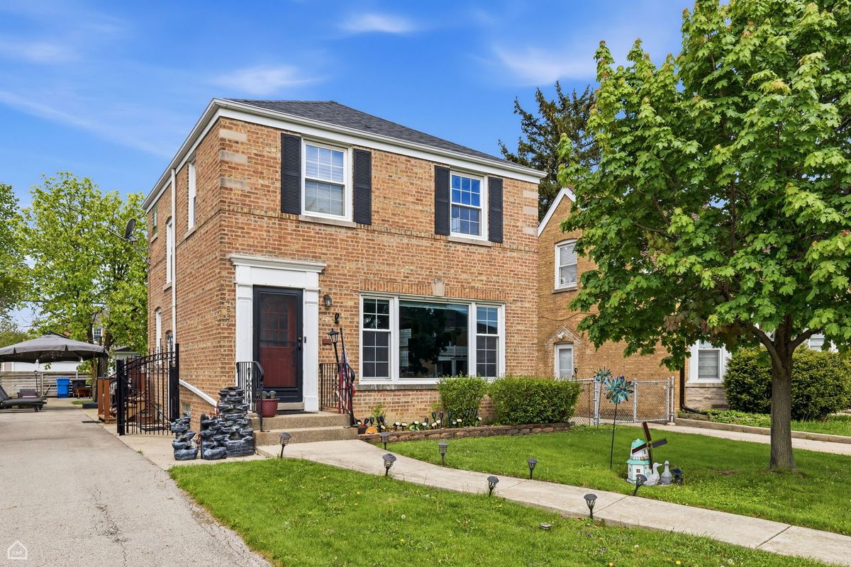4834 Mulligan Avenue, Chicago, IL 60630