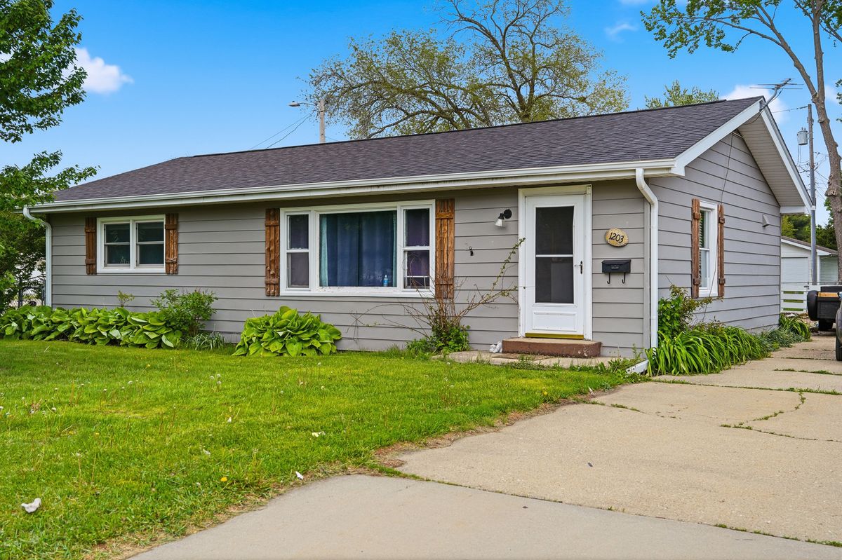 1203 10th Avenue, Rock Falls, IL 61071