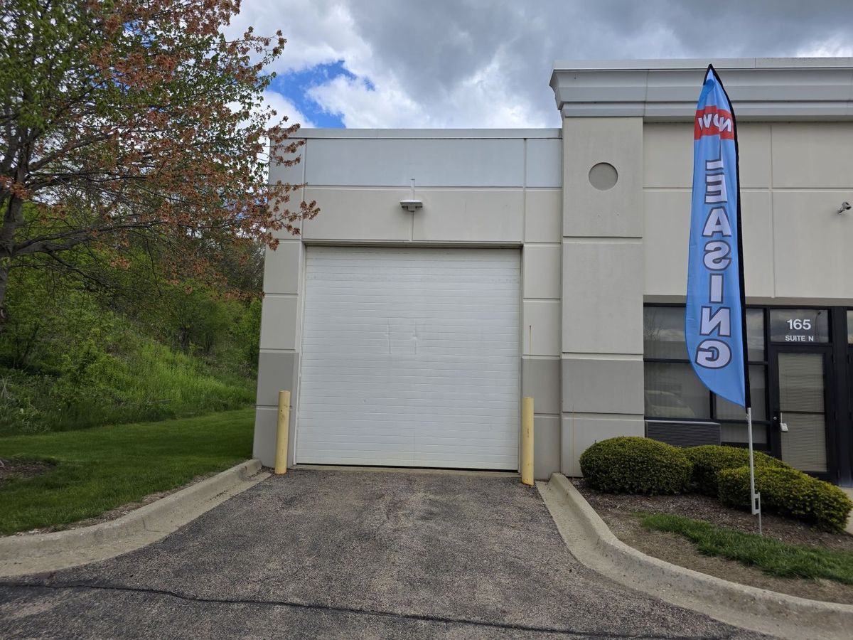 165 Prairie Lake Road, East Dundee, IL 60118