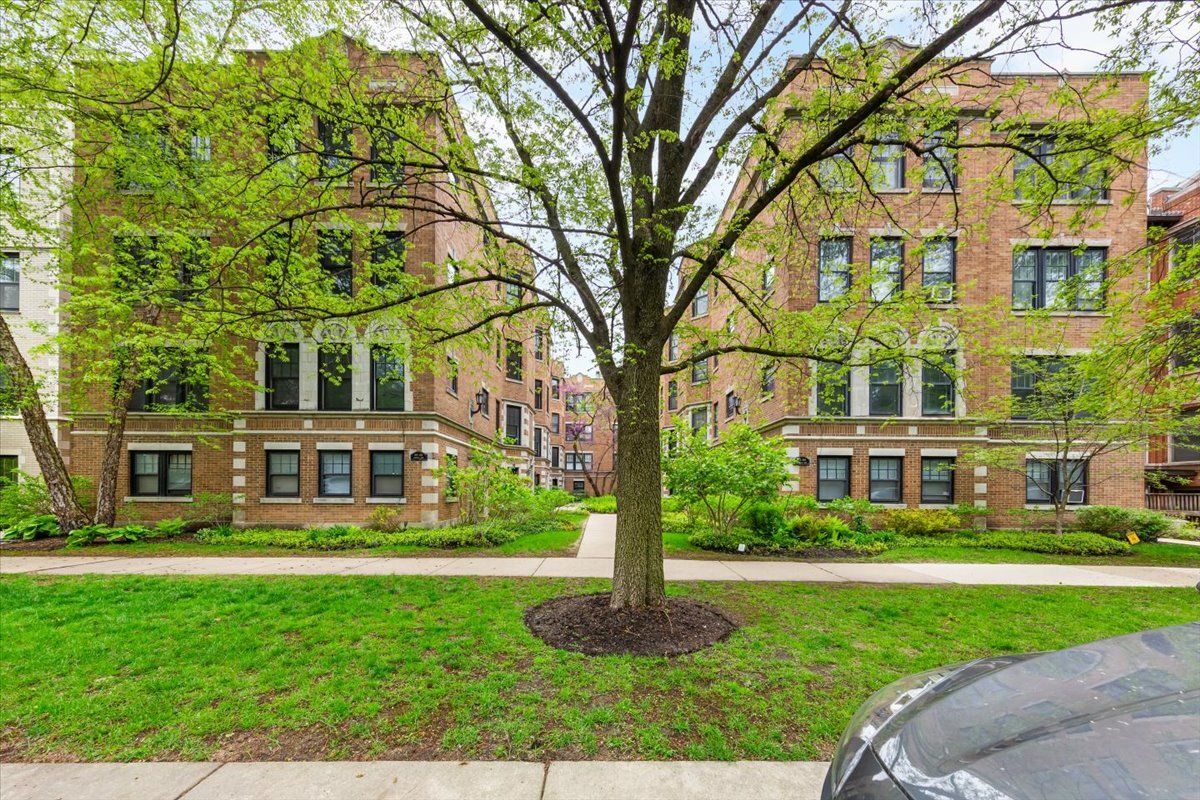 602 Sheridan Road #3E — Evanston, IL 60202