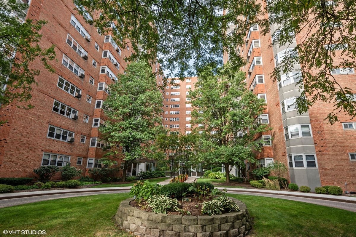 4970 Marine Drive, Chicago, IL 60640