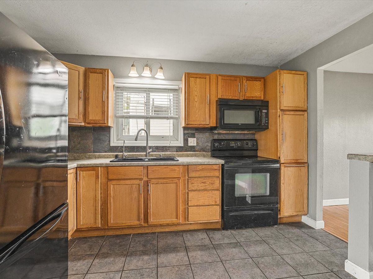 1270 W Staver Street, Freeport, IL 61032