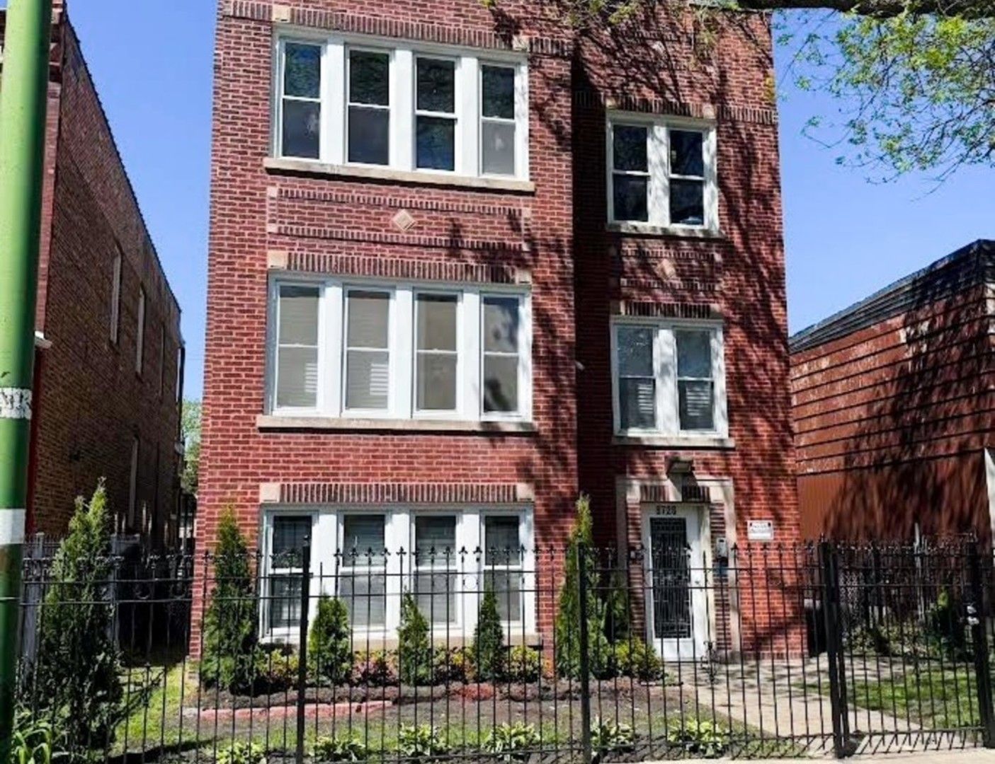 6728 S Langley Avenue #1 — Chicago, IL 60637