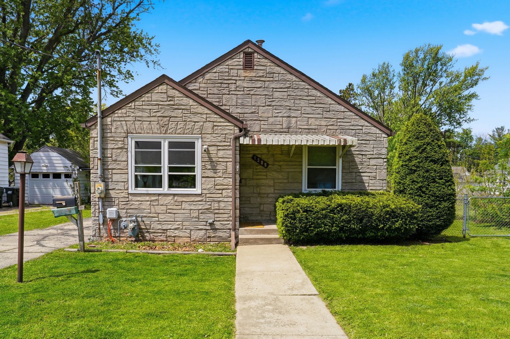 1309 8th Avenue — Sterling, IL 61081