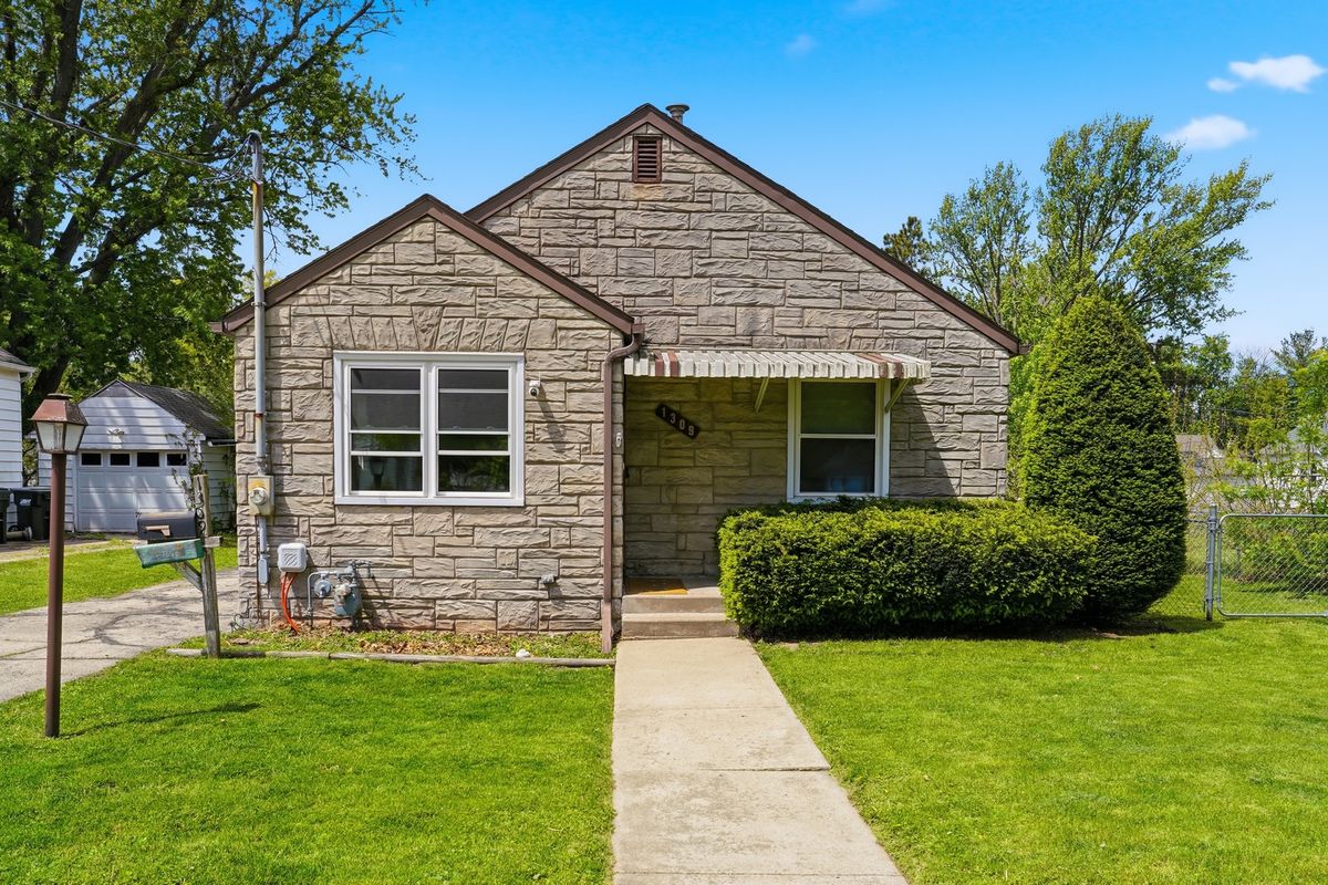 1309 8th Avenue, Sterling, IL 61081