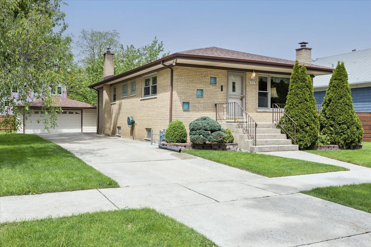 4116 Raymond Avenue, Brookfield, IL 60513