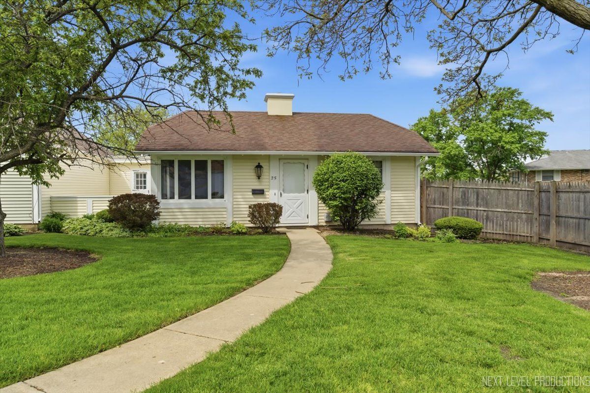 25 Garden Drive, Montgomery, IL 60538