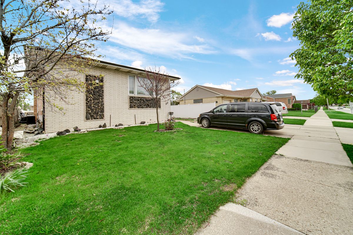 4219 Wehrman Avenue, Schiller Park, IL 60176