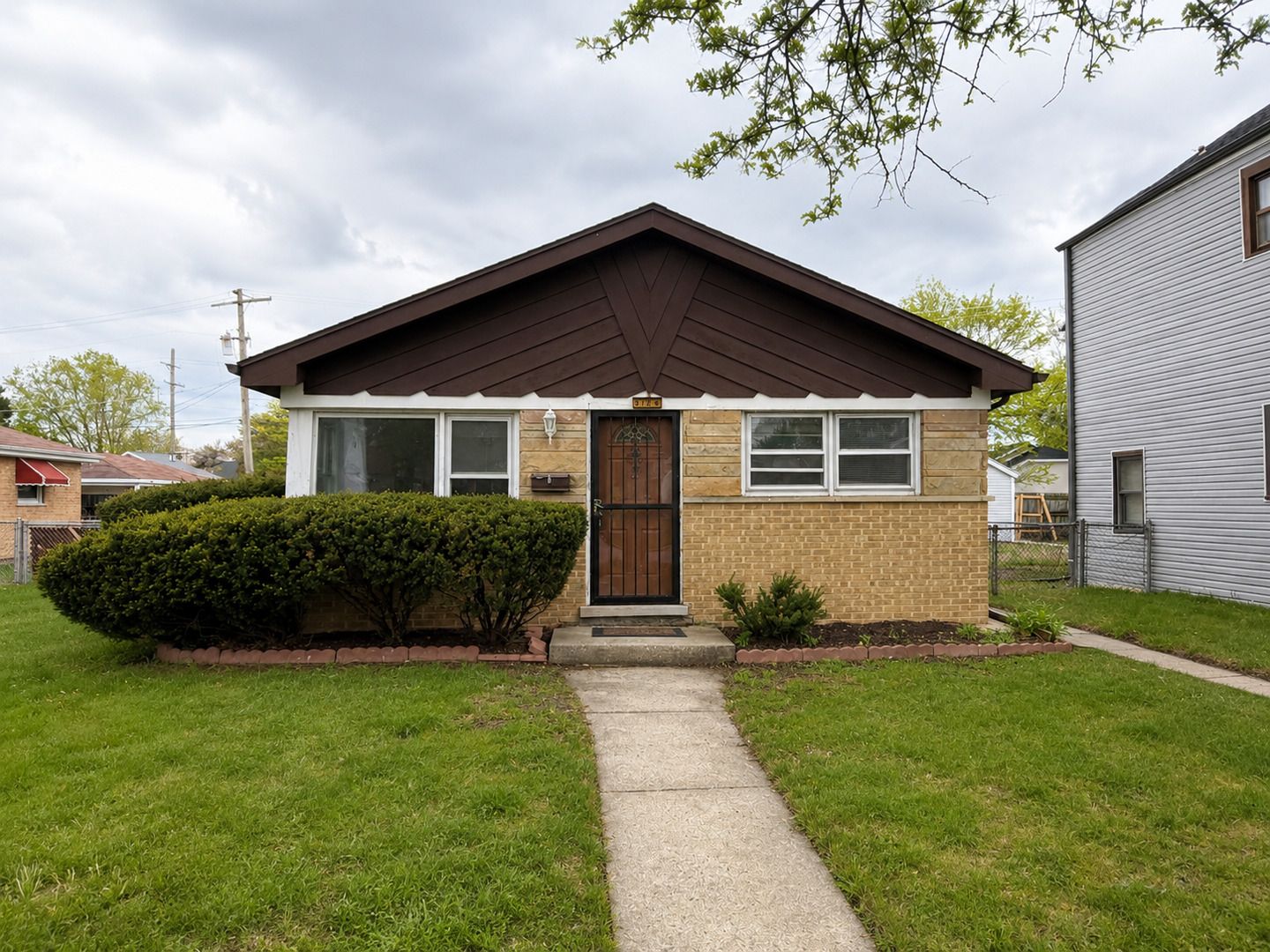 3724 Saint Paul Avenue — Bellwood, IL 60104