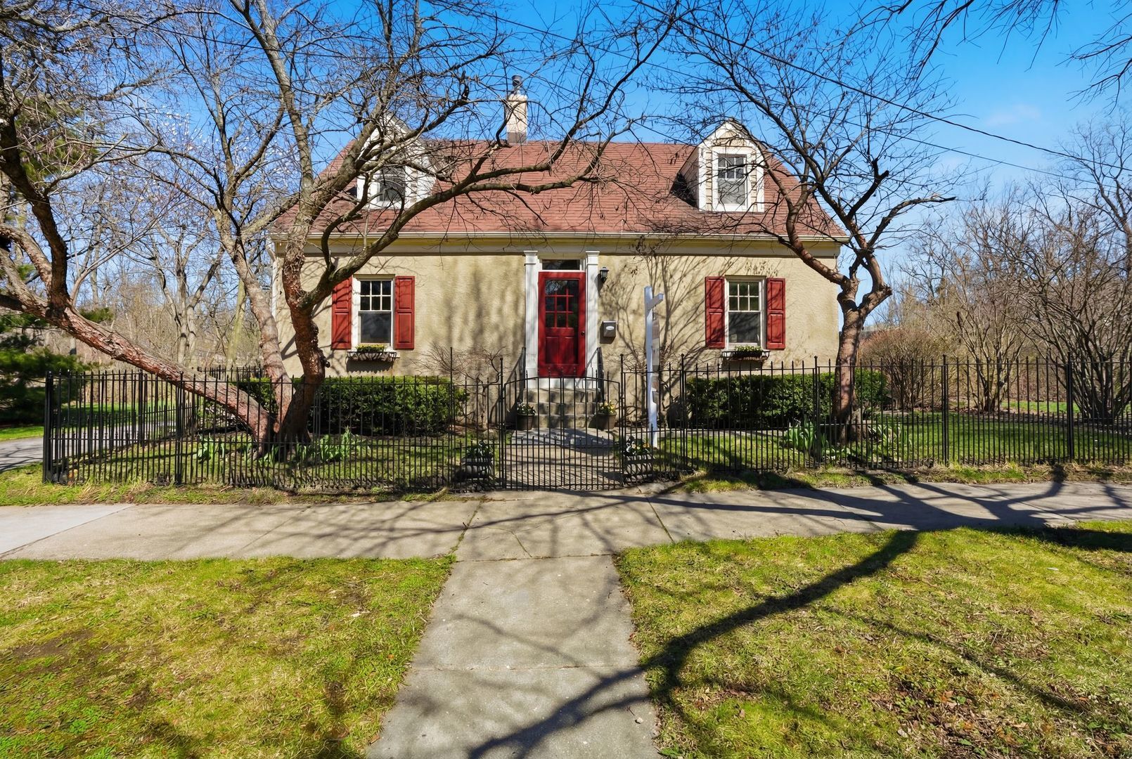 218 N 4th Avenue — St. Charles, IL 60174