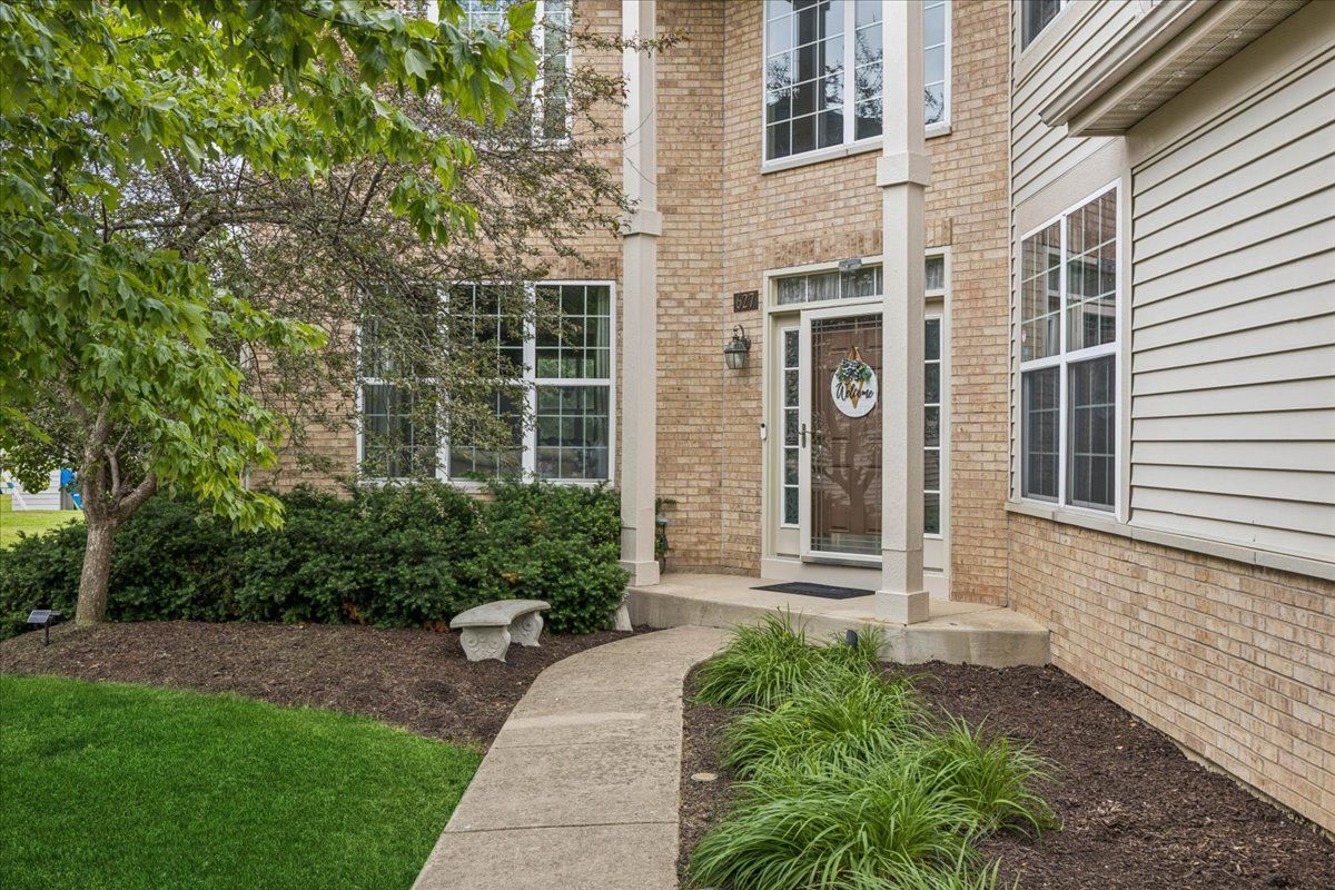 627 Mansfield Way — Oswego, IL 60543