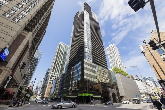 10 ONTARIO Street, Chicago, IL 60611