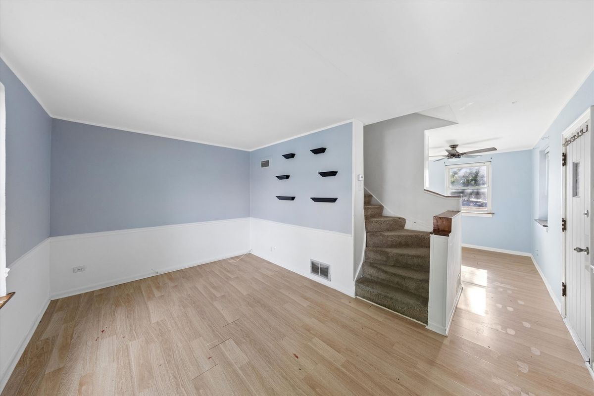 440 East Avenue, La Grange, IL 60525