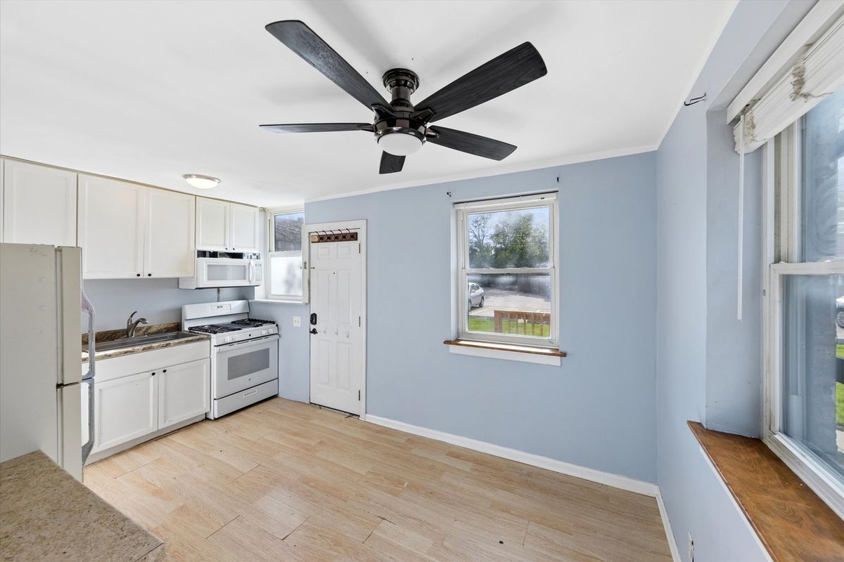 440 East Avenue, La Grange, IL 60525