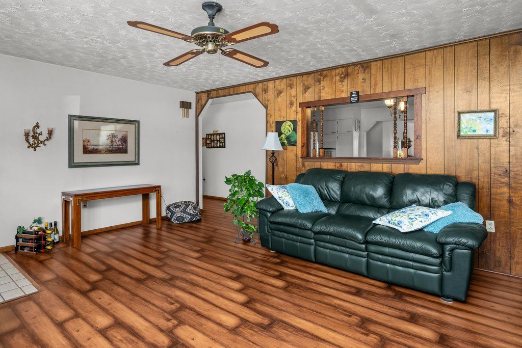 11213 22nd Street, Milan, IL 61264