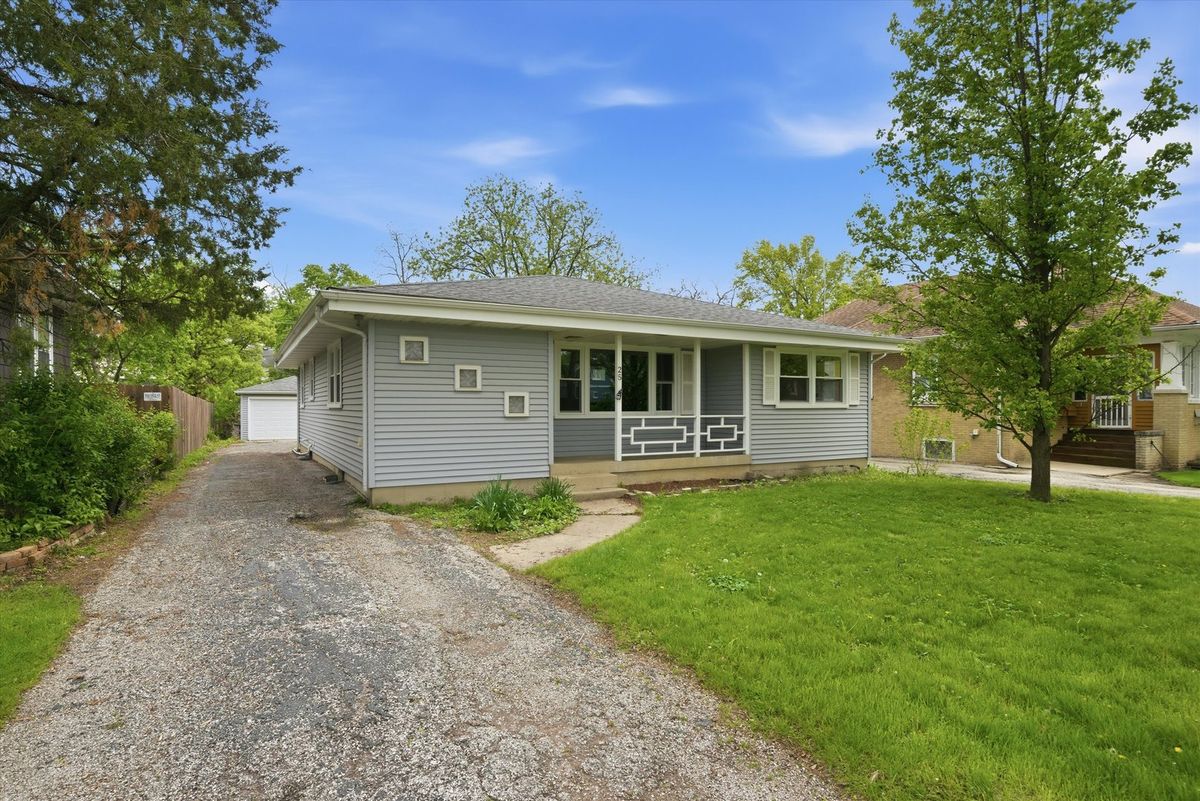 25 Illinois Avenue, Villa Park, IL 60181