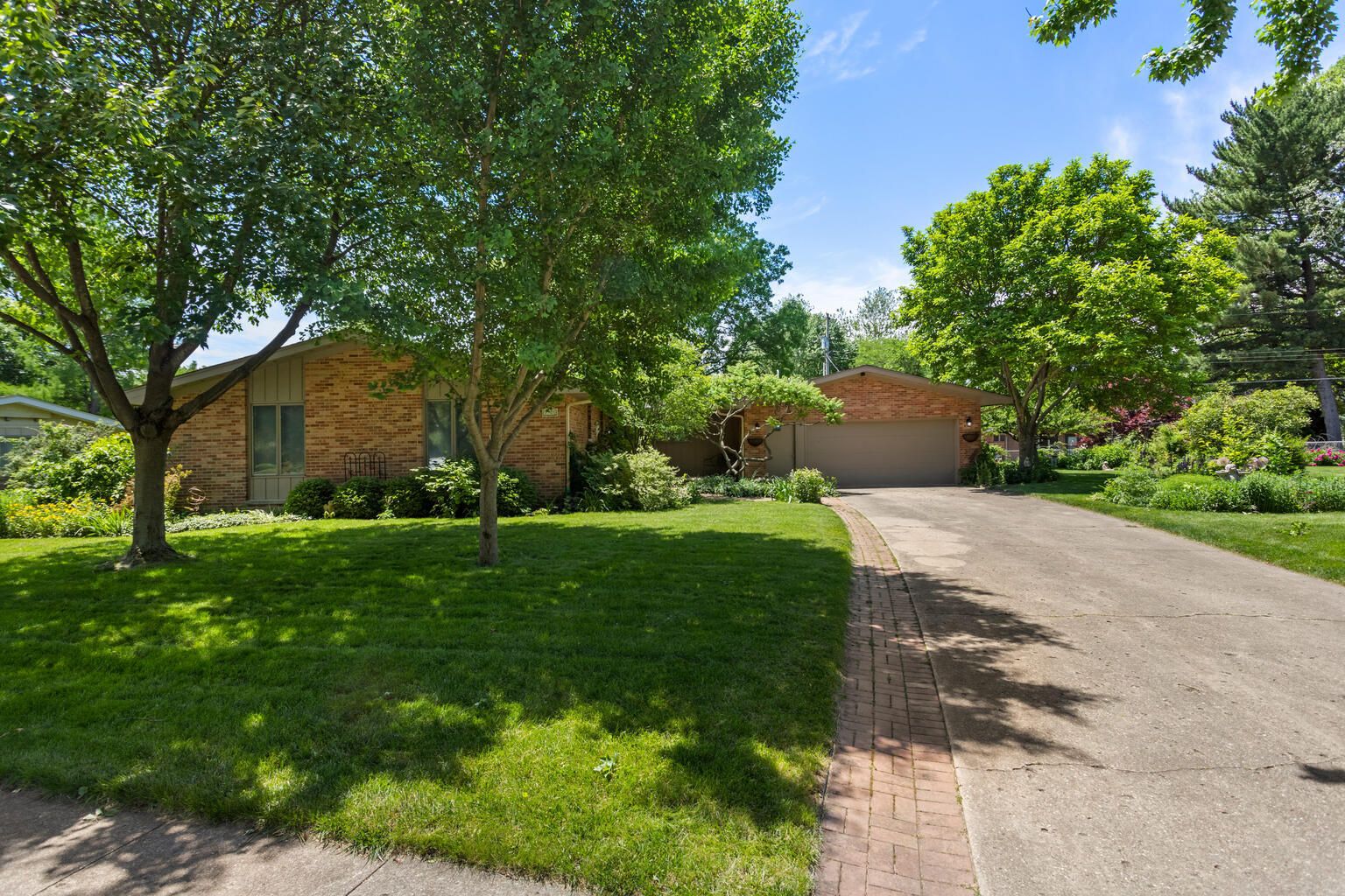 1705 Salem Road — Champaign, IL 61821