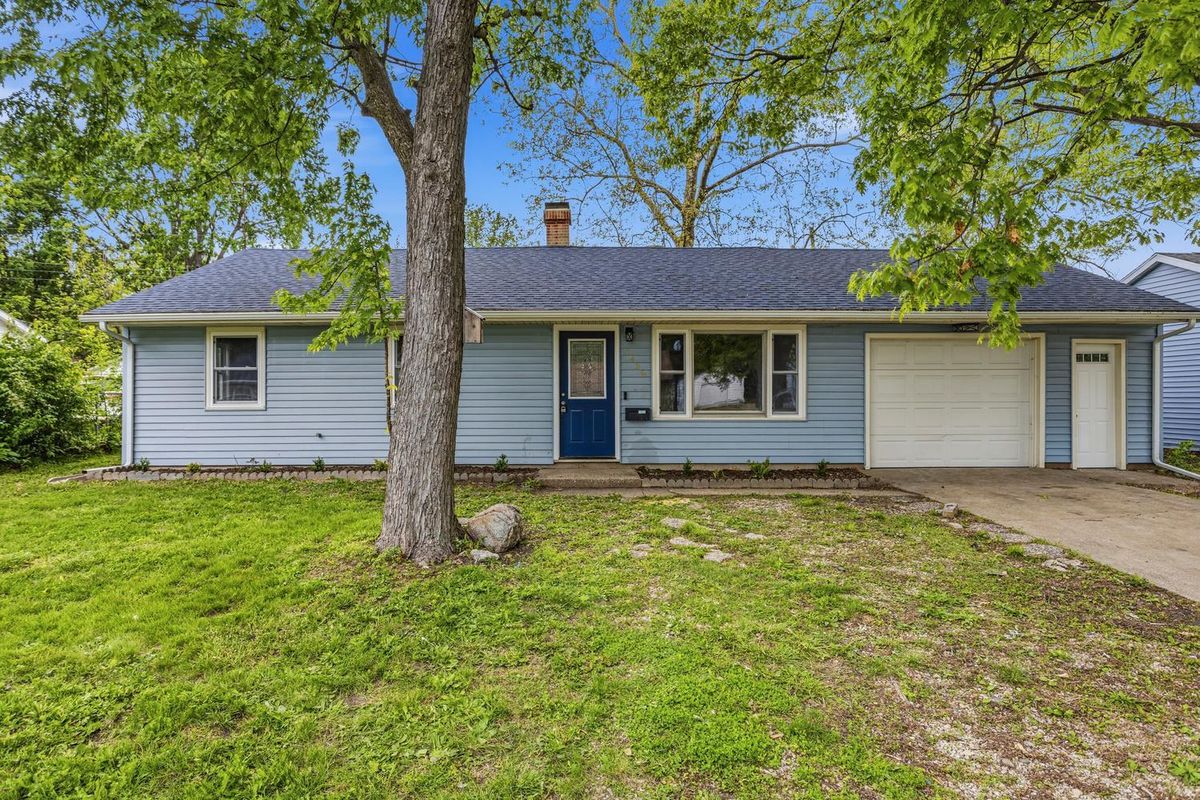 1429 Holly Hill Drive, Champaign, IL 61821