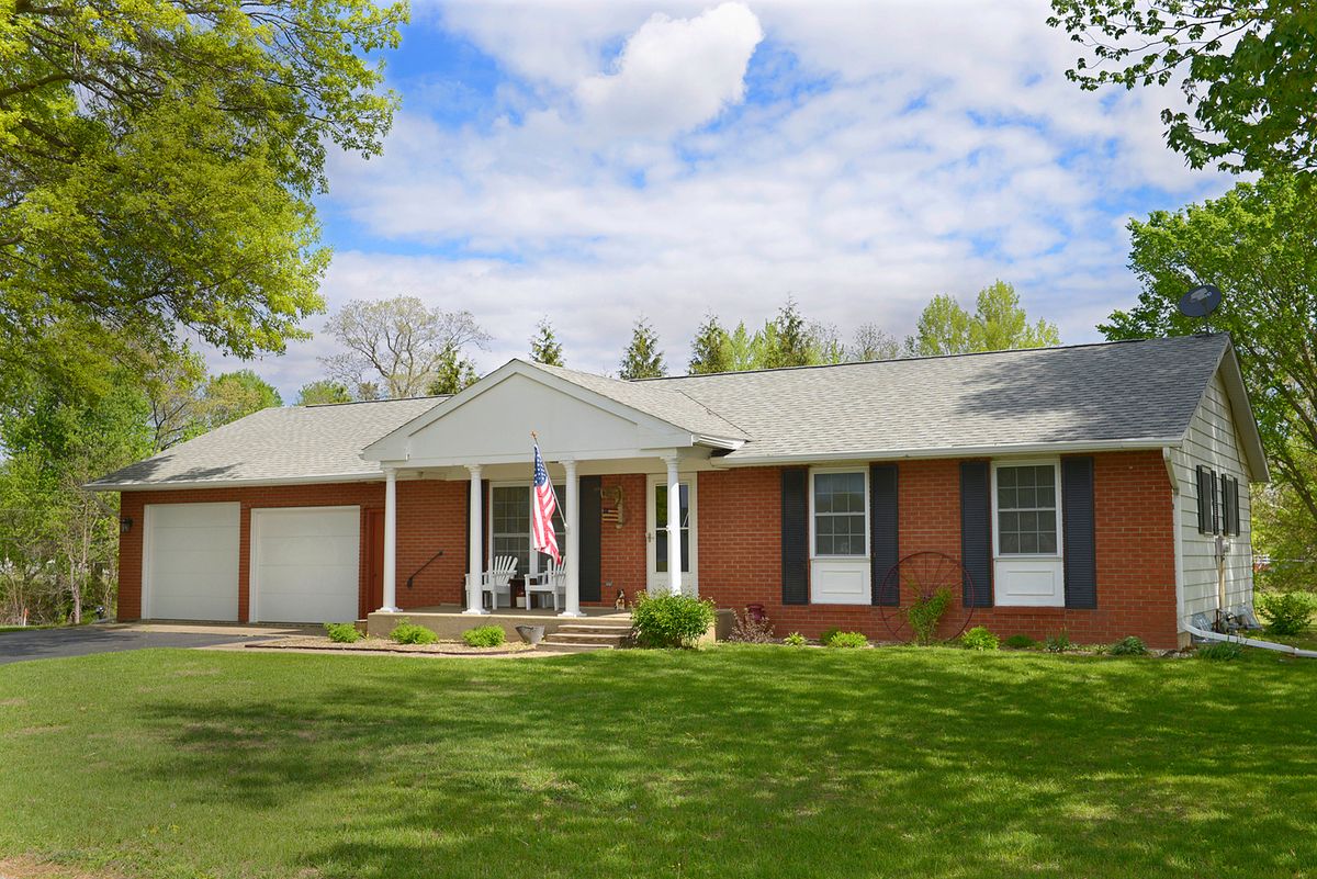 101 Hazelwood Drive, Wyanet, IL 61379