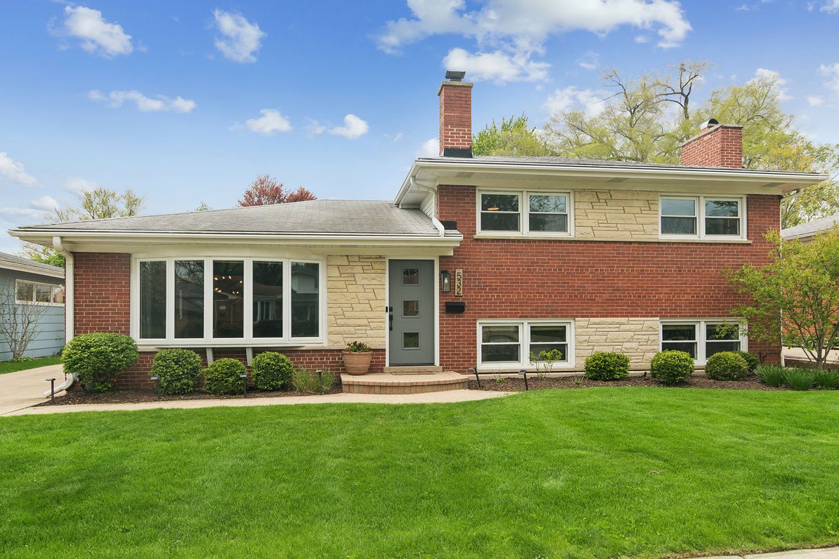 532 Waterman Avenue, Arlington Heights, IL 60004