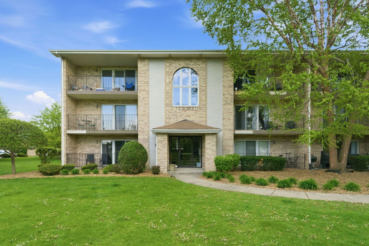 15809 76th Avenue, Orland Park, IL 60462