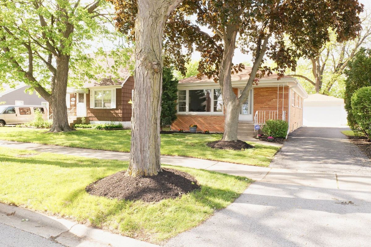5262 Alexander Place, Oak Lawn, IL 60453