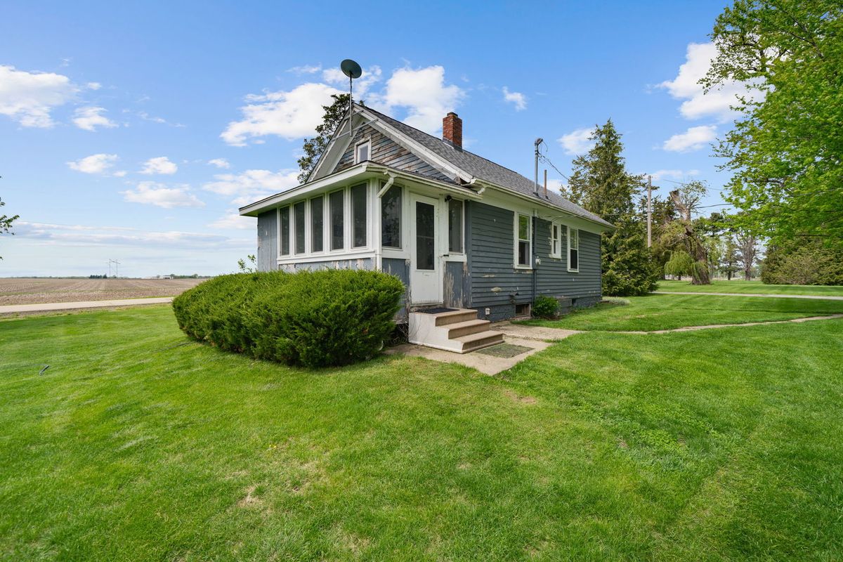 8162 S Perryville Road, Cherry Valley, IL 61016