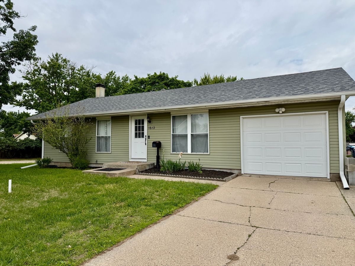 1612 Middle Road, Camanche, IA 52730