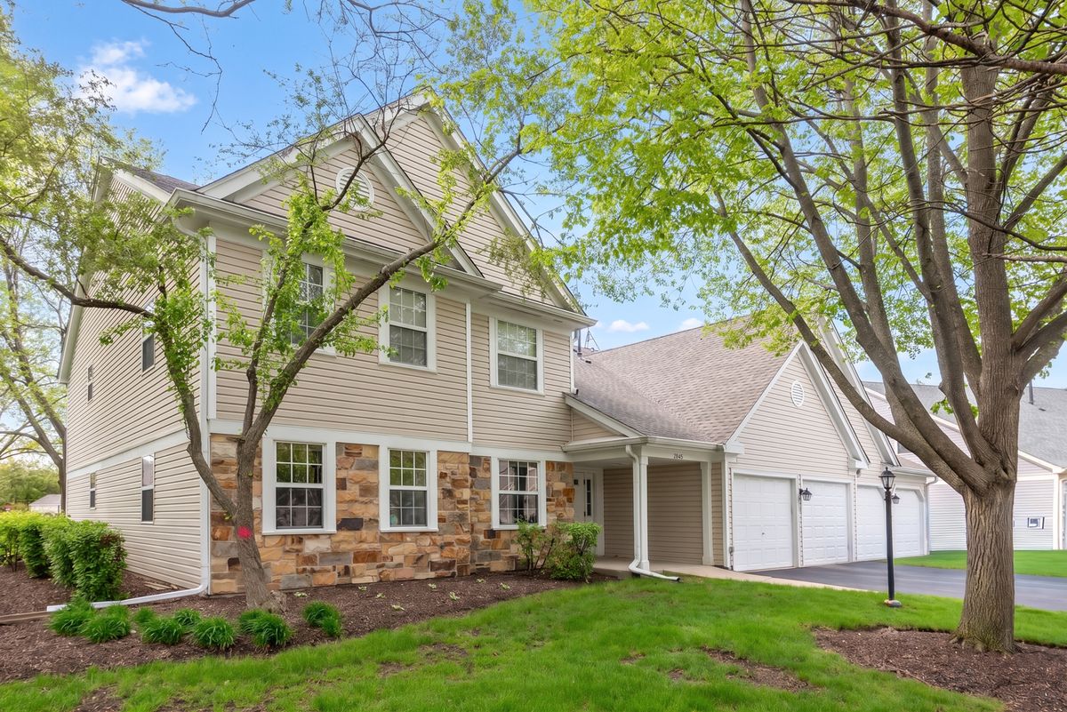 2845 Meadow Lane, Schaumburg, IL 60193