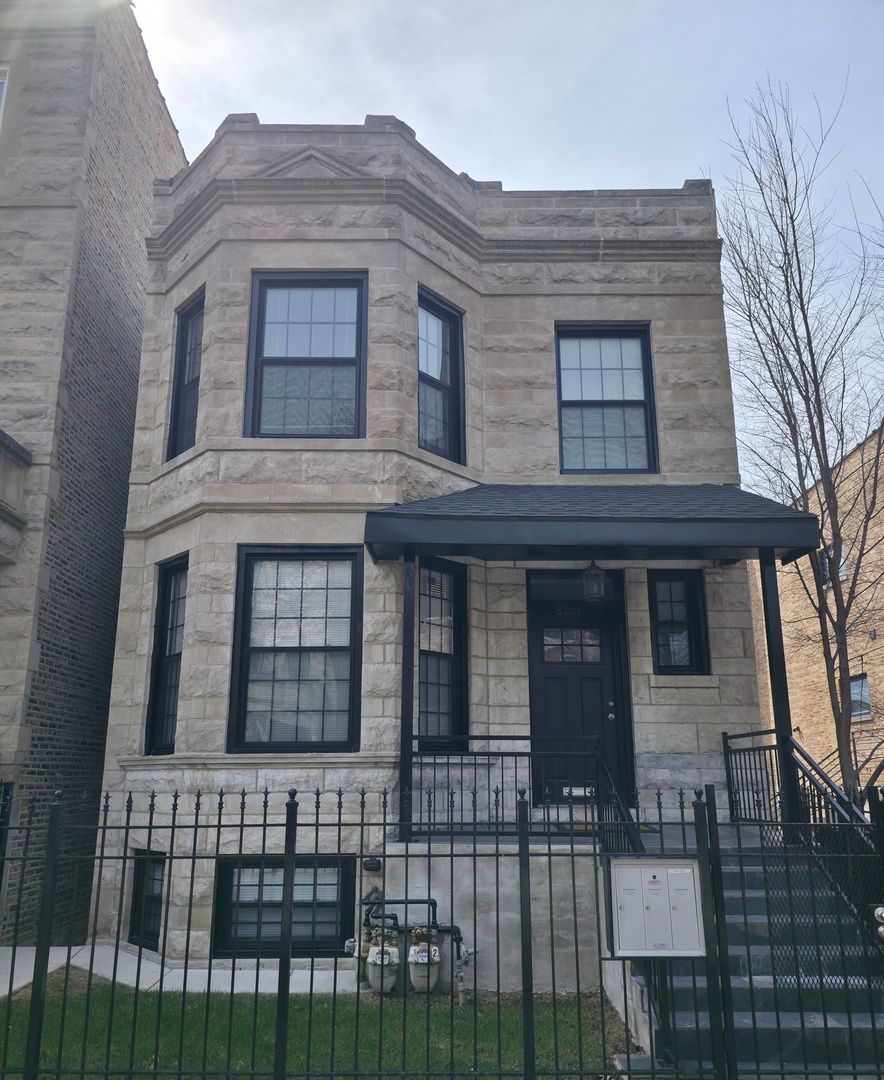 3251 Evergreen Avenue, Chicago, IL 60651
