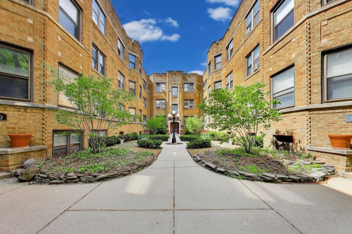 536 Cornelia Avenue, Chicago, IL 60657