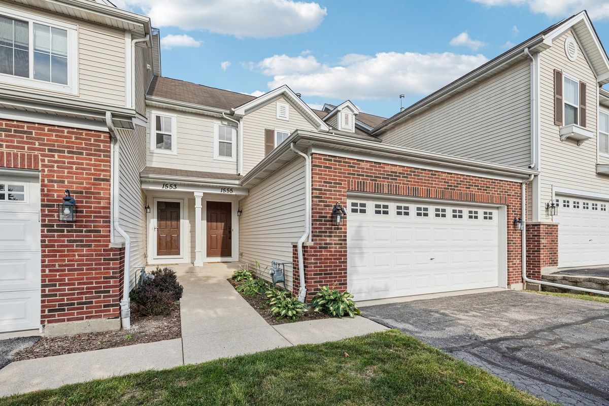1555 Isle Royal Circle, Crystal Lake, IL 60014