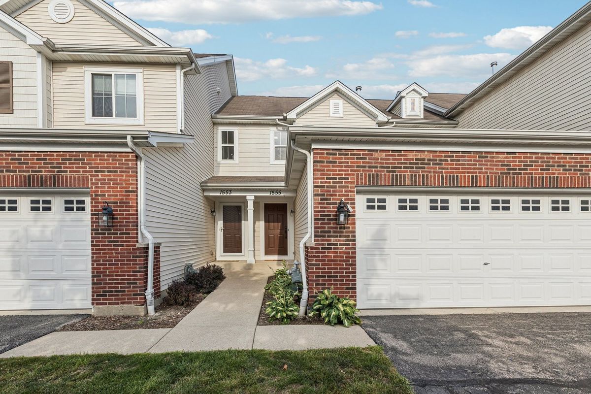1555 Isle Royal Circle, Crystal Lake, IL 60014
