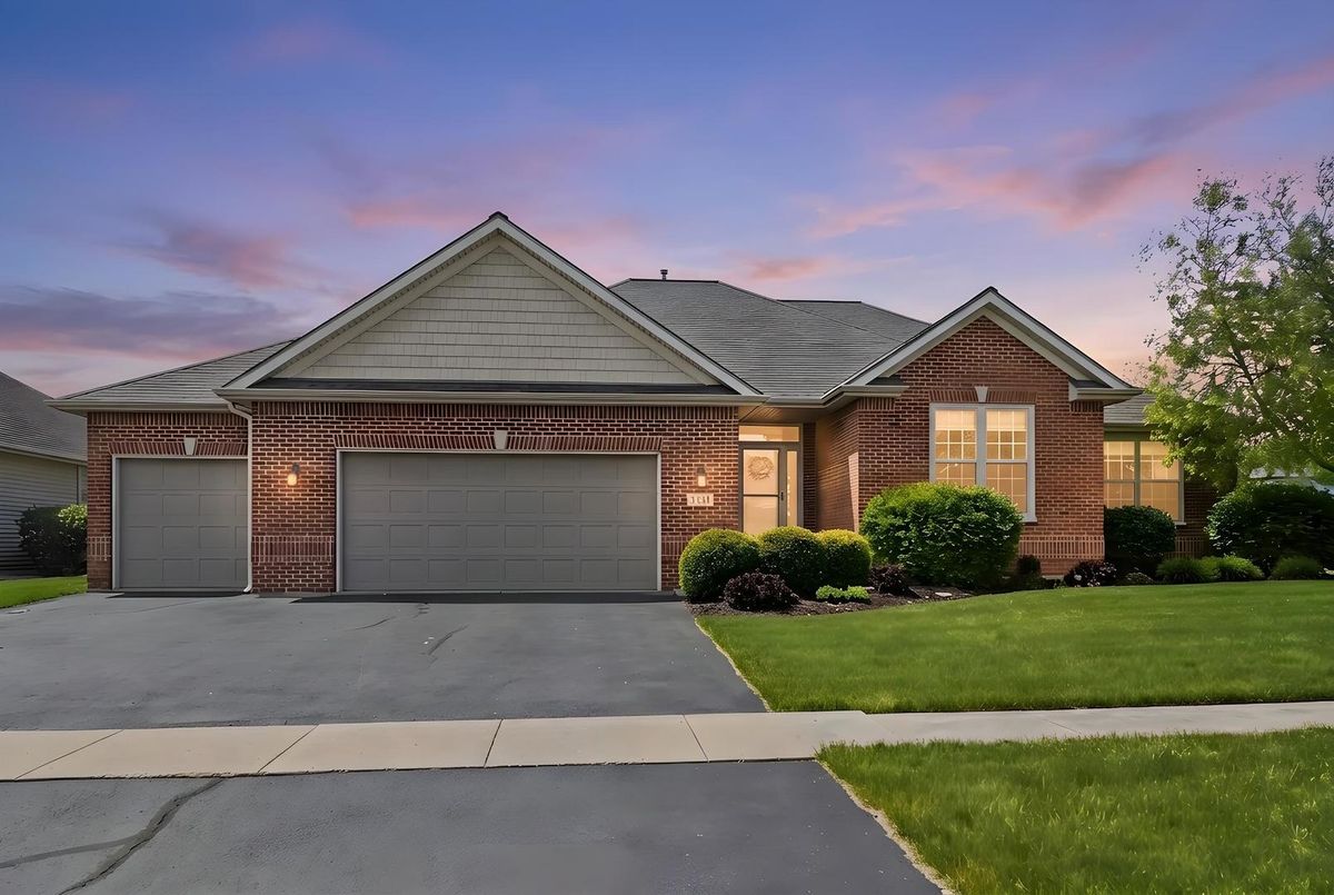 2337 Dustin Drive, Sycamore, IL 60178