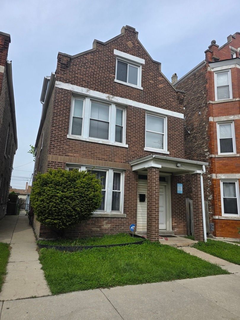 4140 Albany Avenue, Chicago, IL 60632
