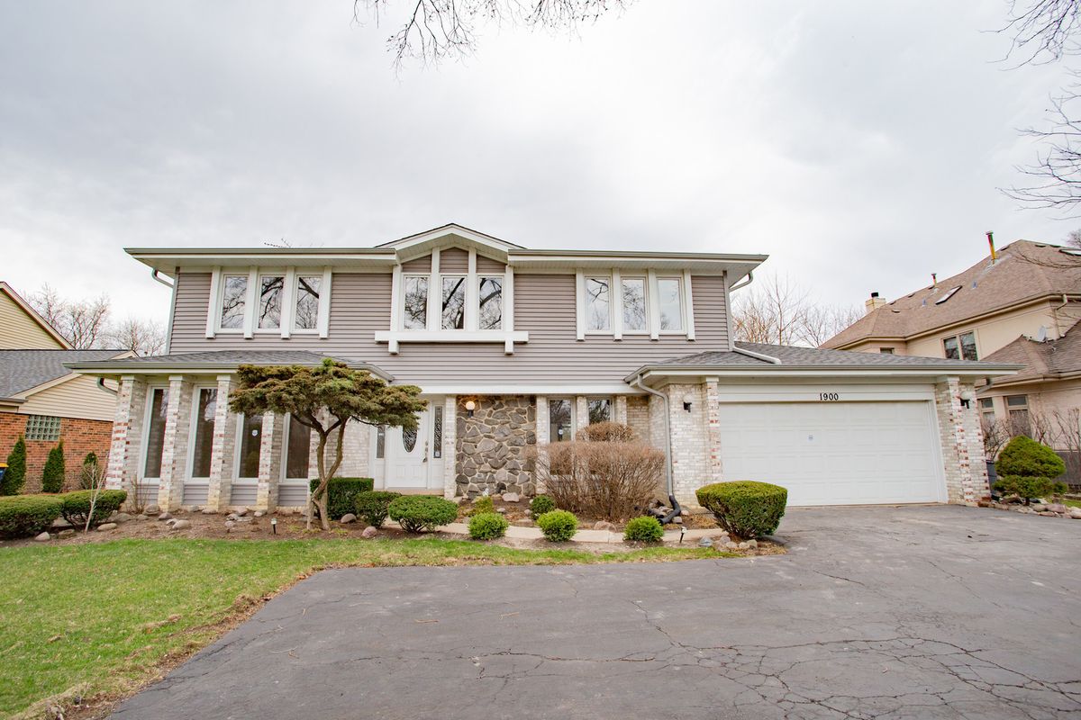 1900 LANDWEHR Road, Northbrook, IL 60062
