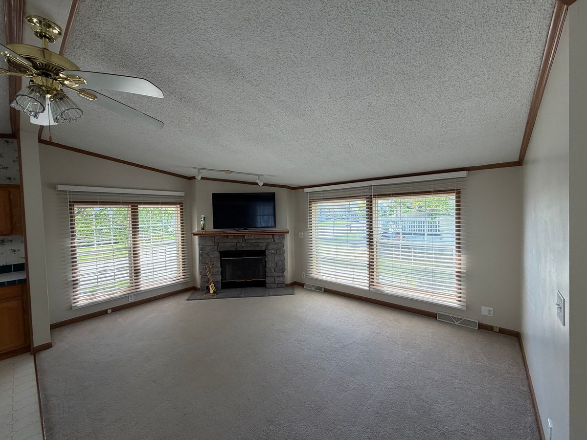 16 Oriole Lane, Beecher, IL 60401