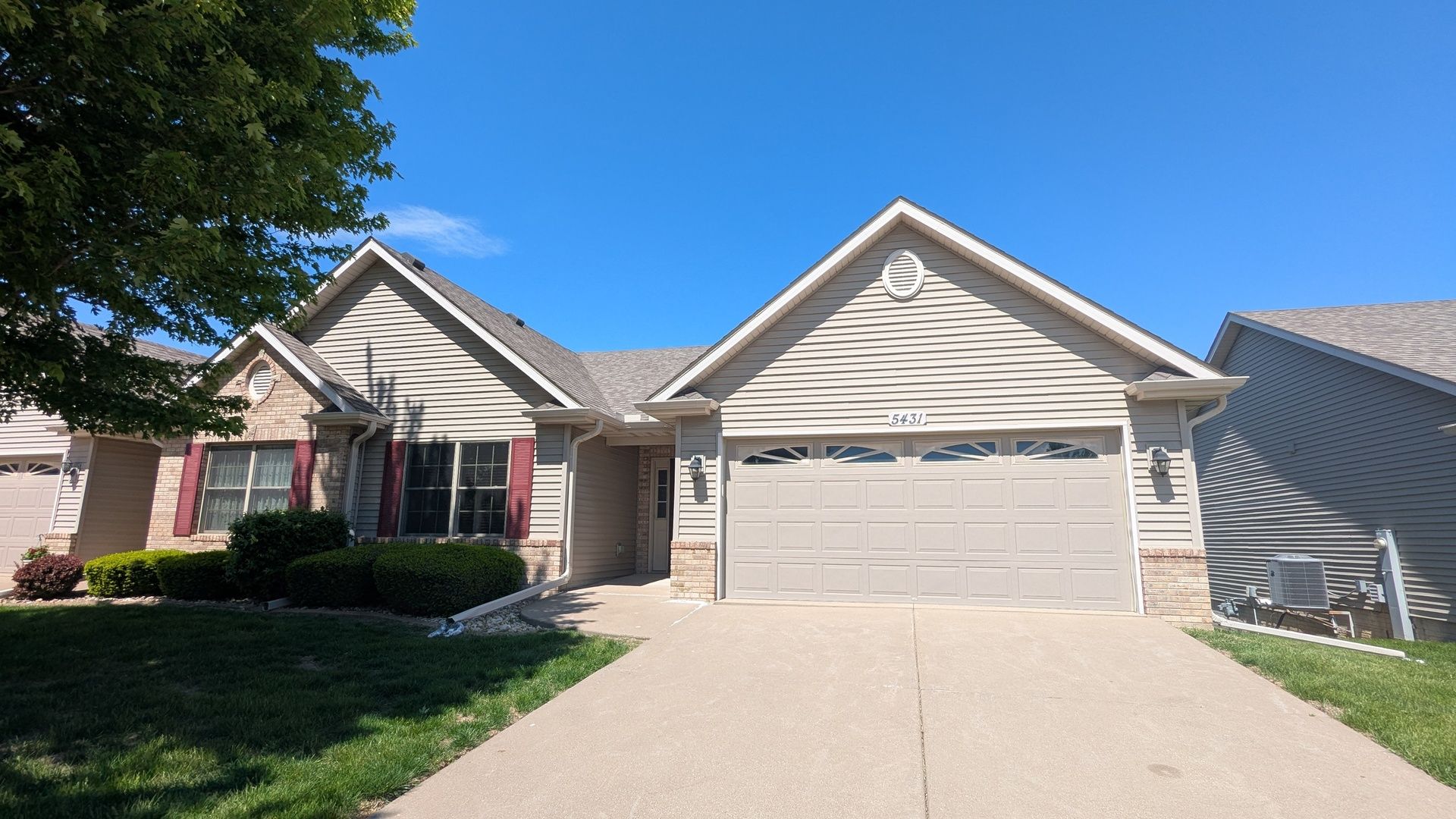 5431 Northwest Circle — Davenport, IA 52806