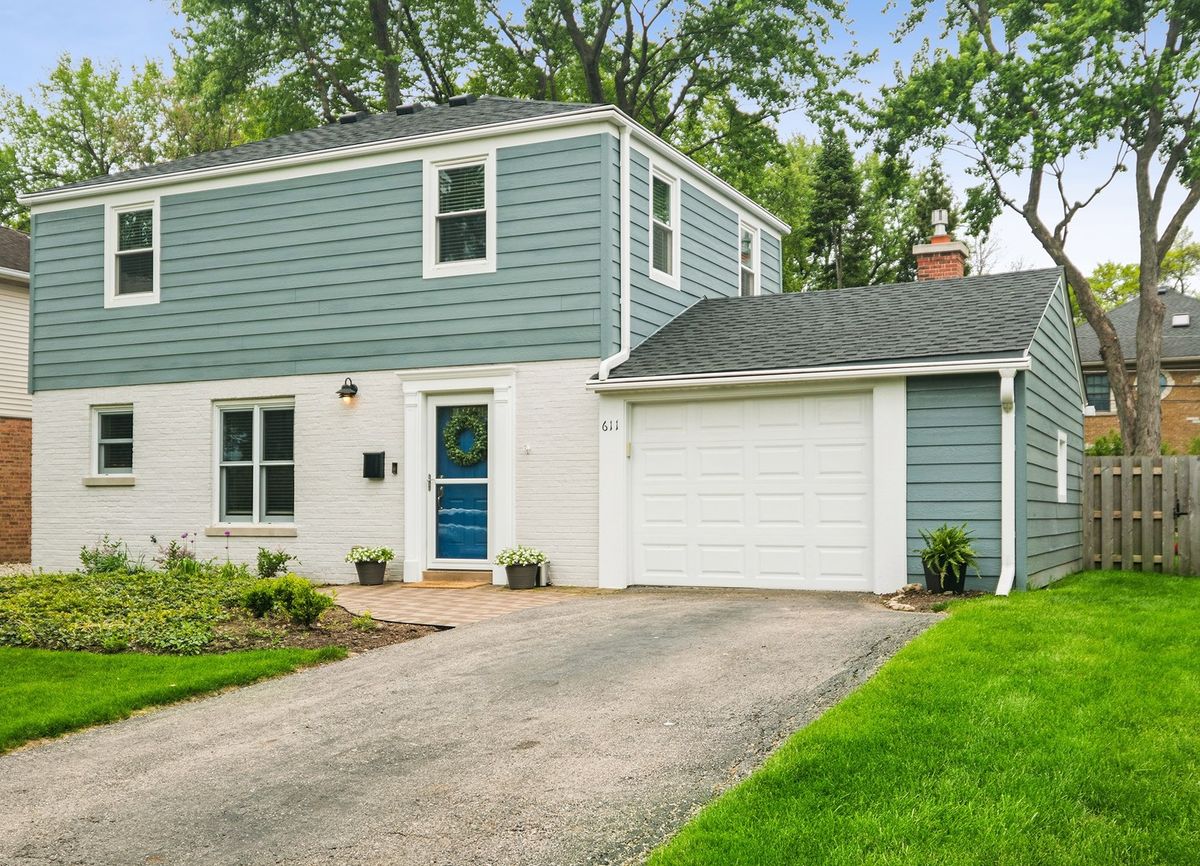 611 Davis Street, Arlington Heights, IL 60005