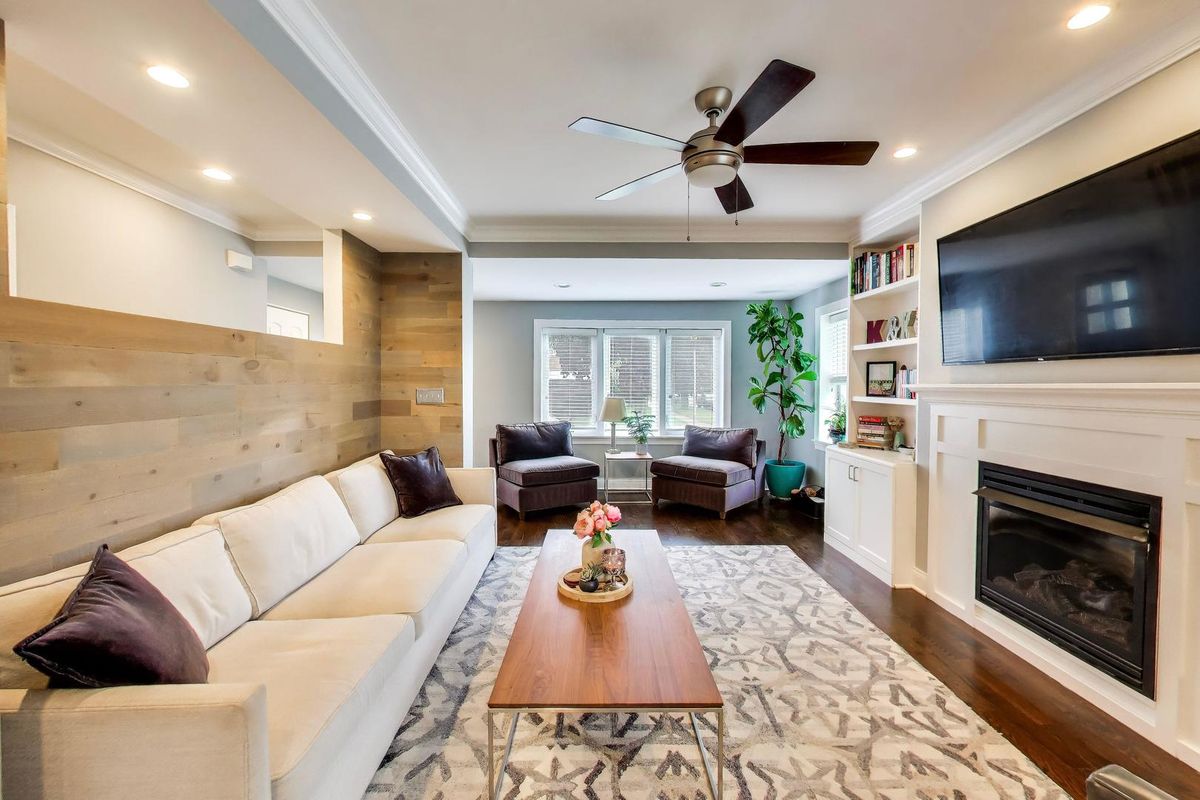 3201 Highland Avenue, Berwyn, IL 60402