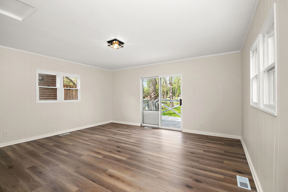 988 Spruce Lane, St. Anne, IL 60964