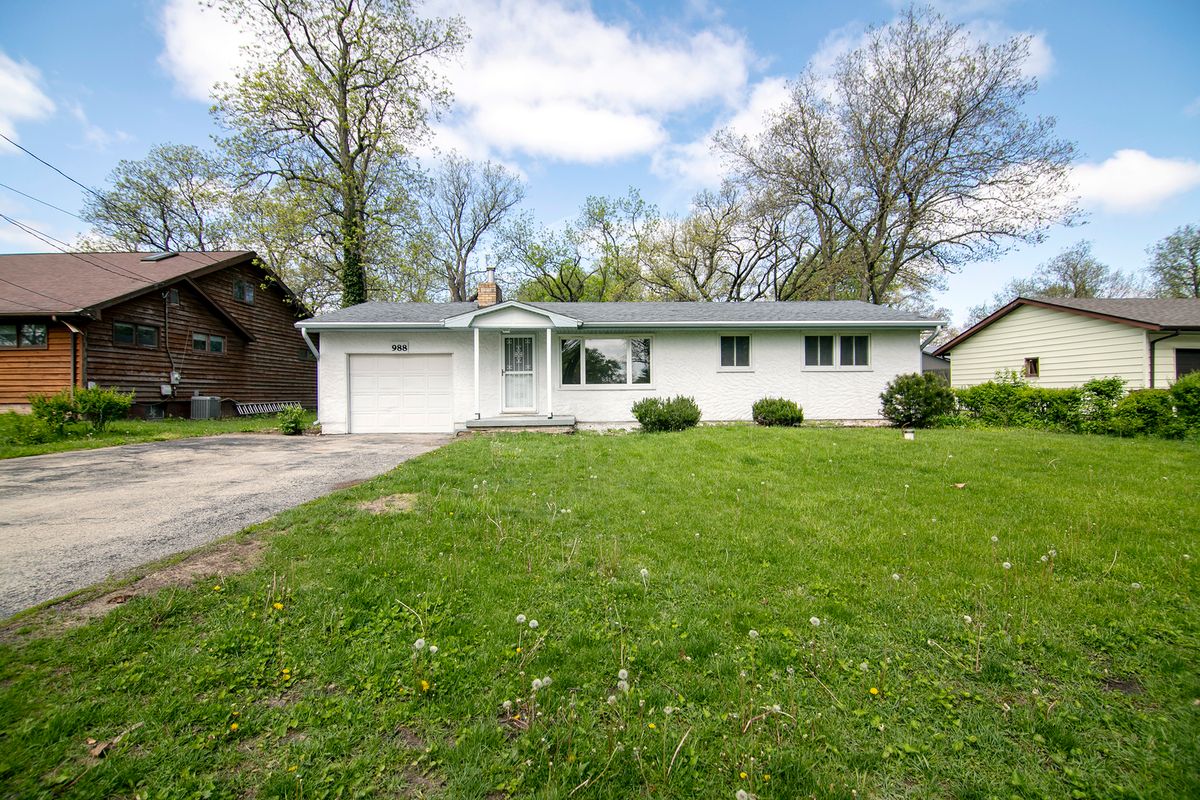 988 Spruce Lane, St. Anne, IL 60964