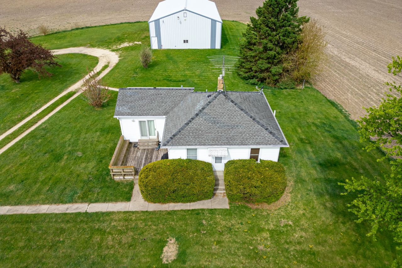 21137 Fenstermaker Road — Sycamore, IL 60178