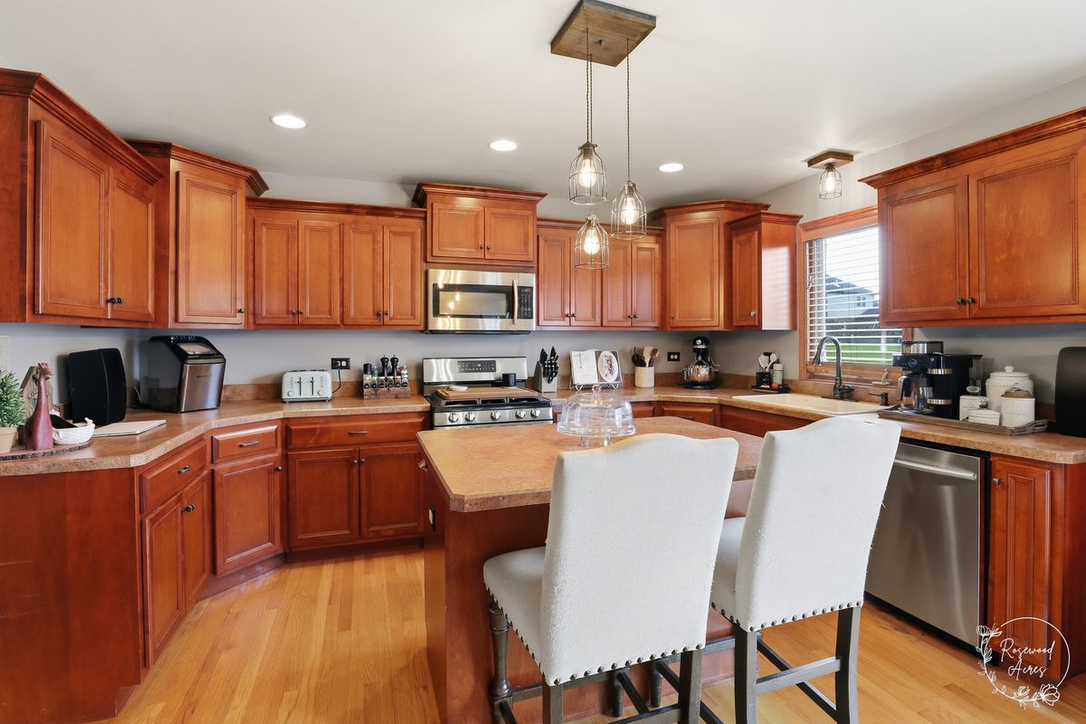 4974 W Cardinal Court, Monee, IL 60449