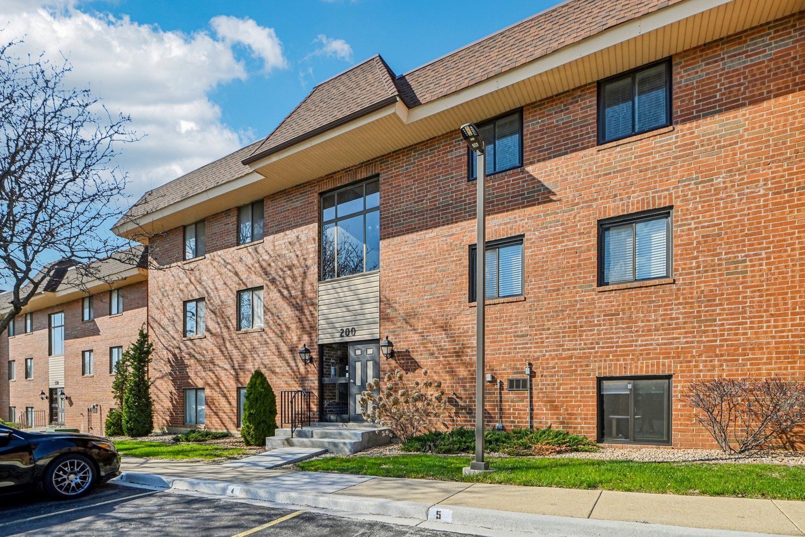 200 E Fountainview Lane #2A — Lombard, IL 60148