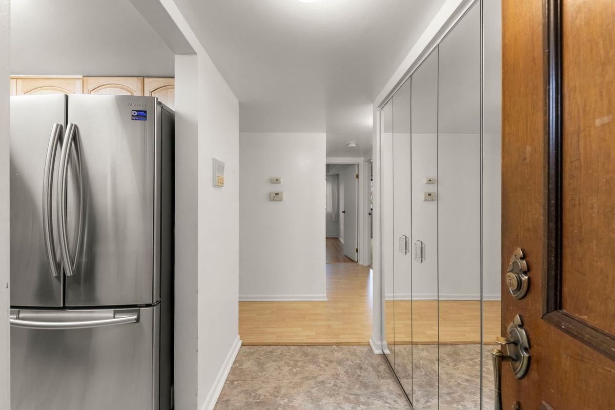 8000 WOODGLEN Lane #102, Downers Grove, IL 60516