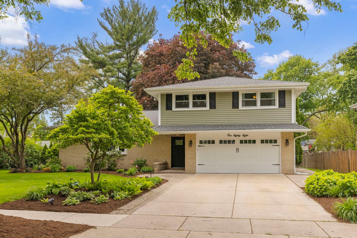 188 Ellyn Avenue, Glen Ellyn, IL 60137