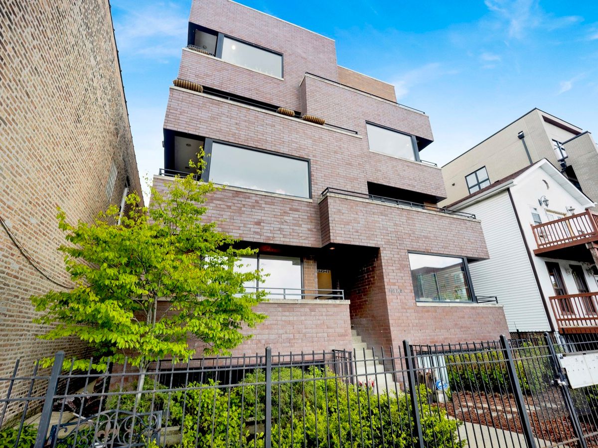 1445 Grand Avenue, Chicago, IL 60642