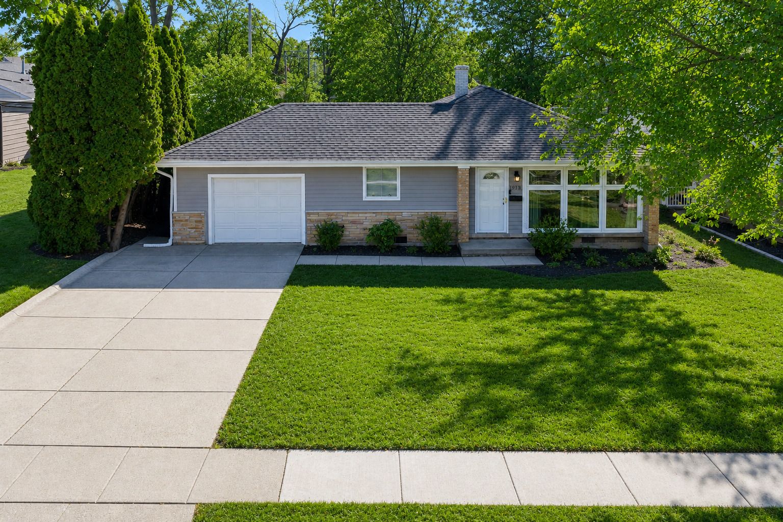 1913 Milton Avenue — Northbrook, IL 60062