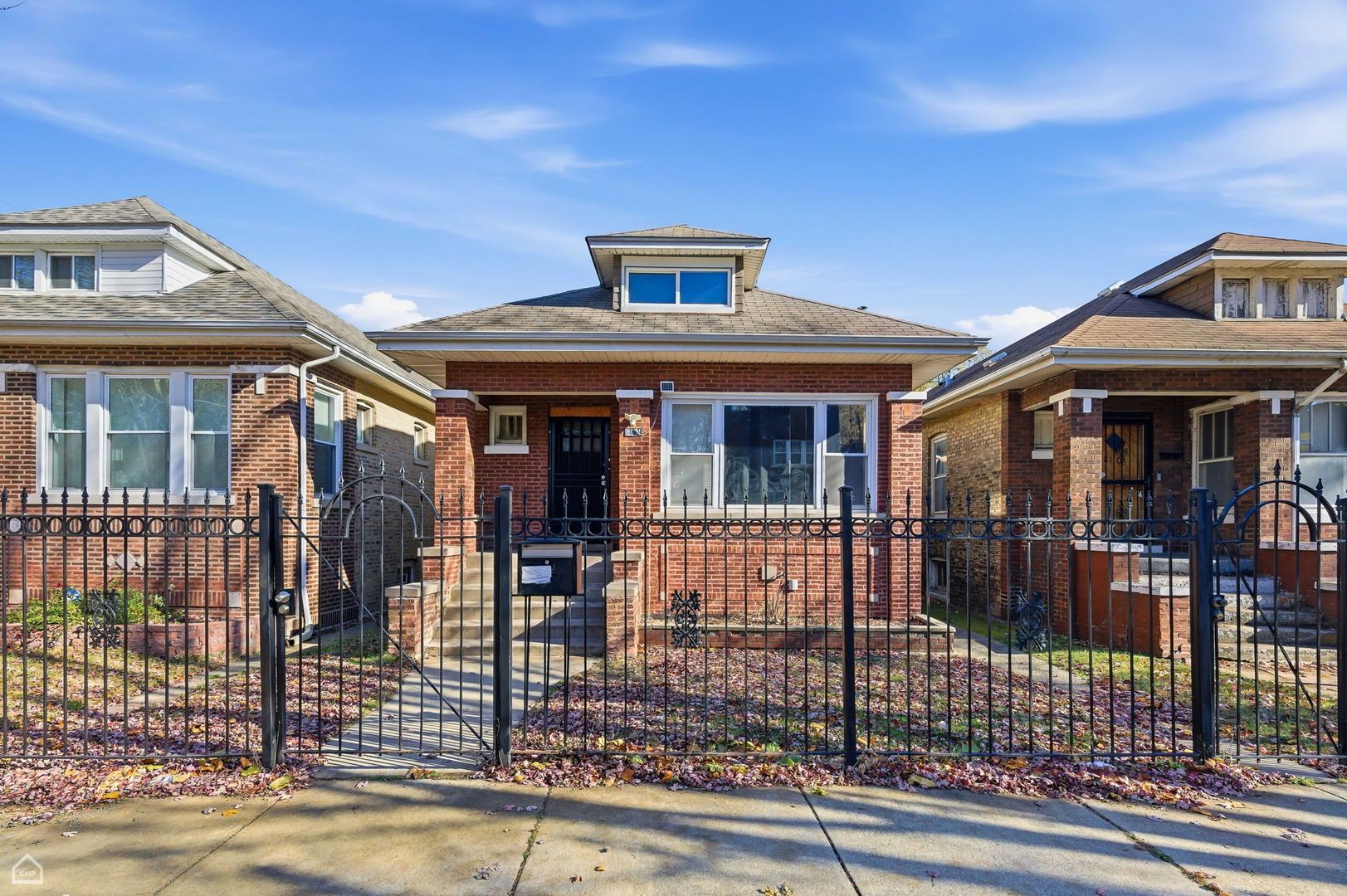 8111 S Manistee Avenue — Chicago, IL 60617